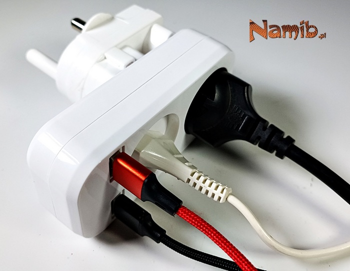 NAMIBIA adapter z dwoma portami USB