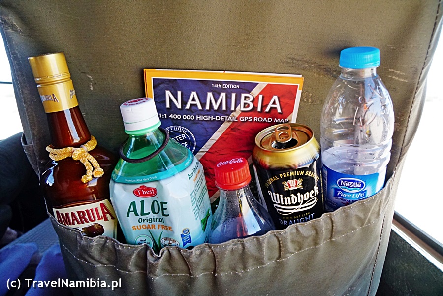 Pamiętaj: najlepsza do picia jest woda (ale i inne napoje dostaniesz w Namibii).