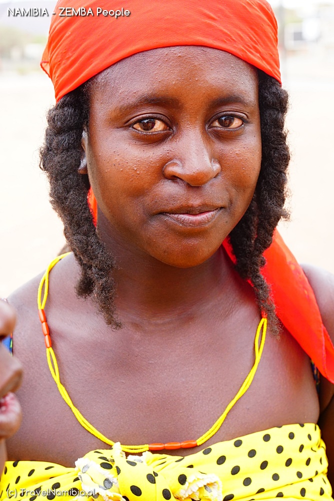 Loreta - sprzedawczyni z Opuwo.